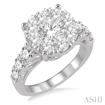 Round Shape Lovebright Essential Diamond Engagement Ring