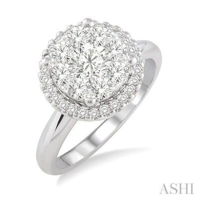 Round Shape Halo Lovebright Essential Diamond Engagement Ring