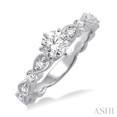 Round Shape Diamond Engagement Ring