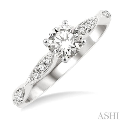 Round Shape Diamond Engagement Ring