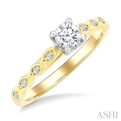 Round Shape Diamond Engagement Ring