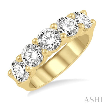 Round Shape 5 Stone Diamond Wedding Band