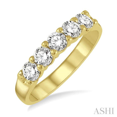 Round Shape 5 Stone Diamond Wedding Band