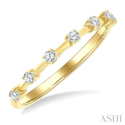 Floating Diamond Fashion Band