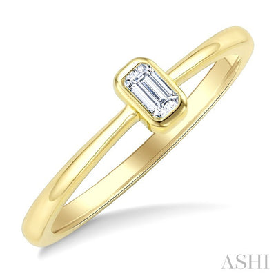 Emerald Shape Bezel Set Diamond Fashion Ring