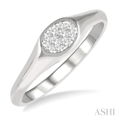 Oval Shape East-West Lovebright Essential Diamond Signet Ring