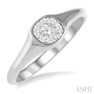 Cushion Shape Lovebright Essential Diamond Signet Ring