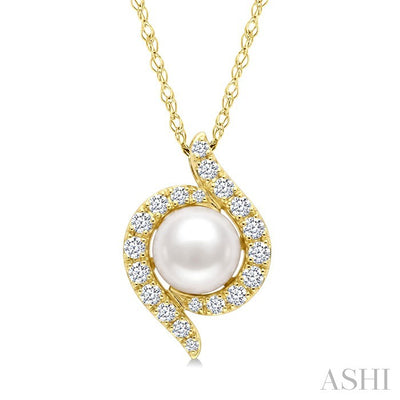 Pearl & Diamond Fashion Pendant