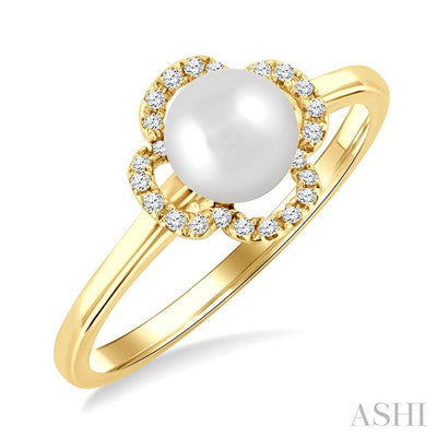 Clover Pearl & Petite Diamond Ring