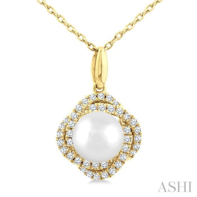 Pearl & Petite Diamond Fashion Pendant