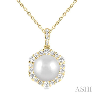 Pearl & Halo Diamond Fashion Pendant