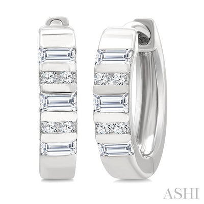 Bar Petite Diamond Huggie Fashion Earrings
