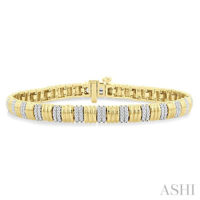 Ribbed Diamond Fashion Bracelet