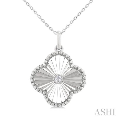 Clover Fluted Medallion Diamond Fashion Pendant