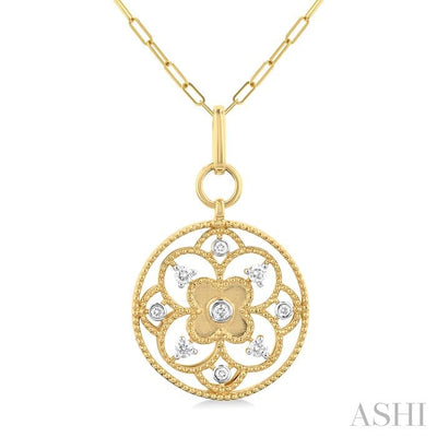 Clover Circle Paperclip Medallion Diamond Fashion Pendant