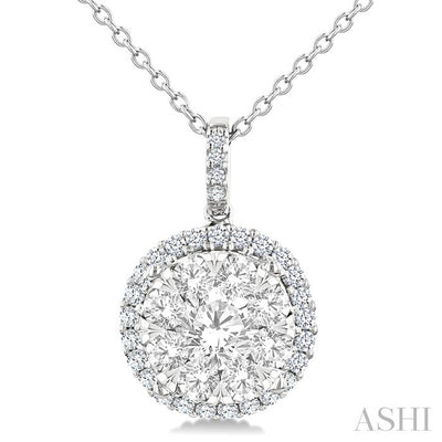 Round Shape Halo Lovebright Essential Diamond Pendant