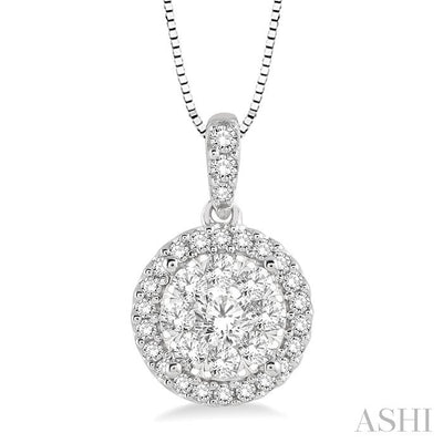 Round Shape Halo Lovebright Essential Diamond Pendant