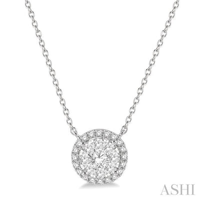 Round Shape Halo Lovebright Essential Diamond Pendant