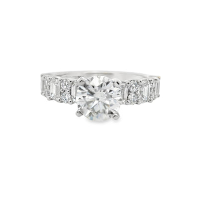 Round Diamond Engagement Ring