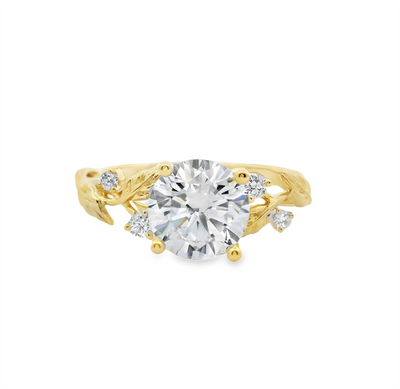 Round Diamond Engagement Ring