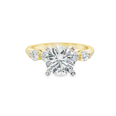 Round Diamond Engagement Ring