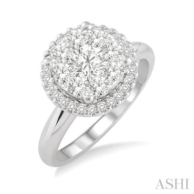 Round Shape Halo Lovebright Essential Diamond Engagement Ring