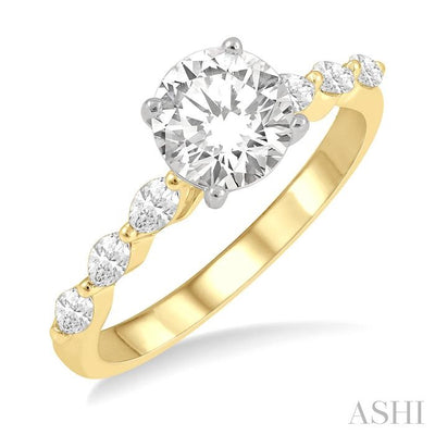 Round Shape Semi-Mount Diamond Engagement Ring