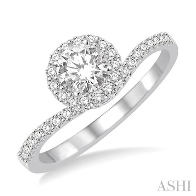 Round Shape Halo Diamond Engagement Ring
