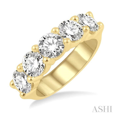 Round Shape 5 Stone Diamond Wedding Band