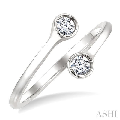 Round Shape Bezel Coil Diamond Fashion Ring