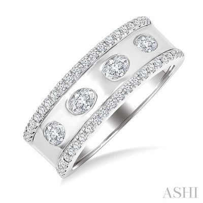 Oval Shape Diamond Fashion Band