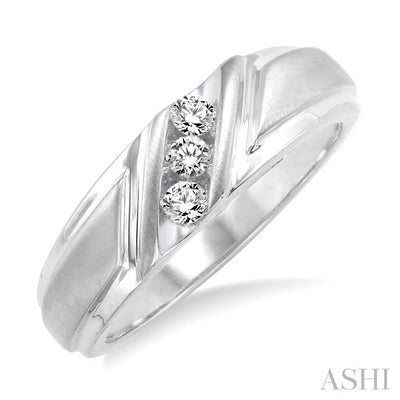 Women's Diamond Ring