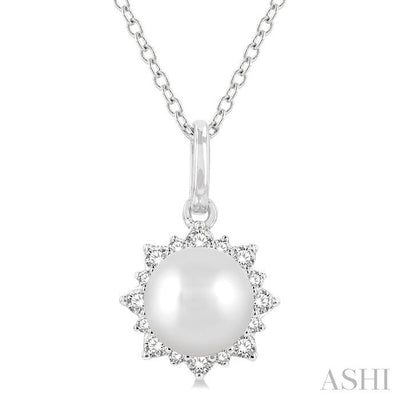 Pearl & Petite Halo Diamond Fashion Pendant