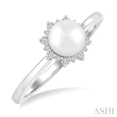 Pearl & Petite Halo Diamond Fashion Ring