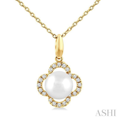 Clover Pearl & Petite Diamond Pendant