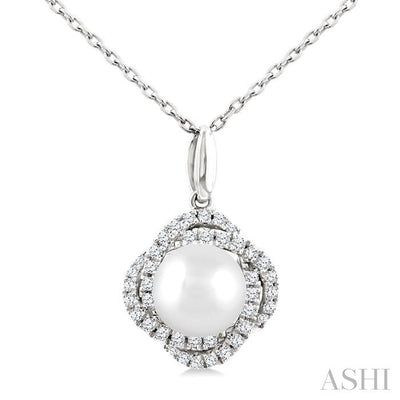 Pearl & Petite Diamond Fashion Pendant