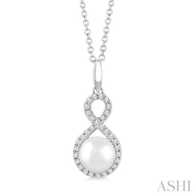 Pearl & Petite Diamond Fashion Pendant