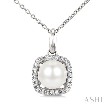 Pearl & Petite Halo Diamond Fashion Pendant