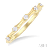 1/5 Ctw Bamboo Shoot Inspired Round Cut Diamond Fashion Ring in 14K Yellow Gold