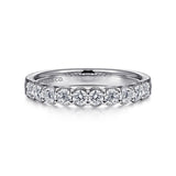 Shared Prong & Bezel Diamond Band