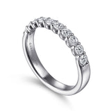 Shared Prong & Bezel Diamond Band